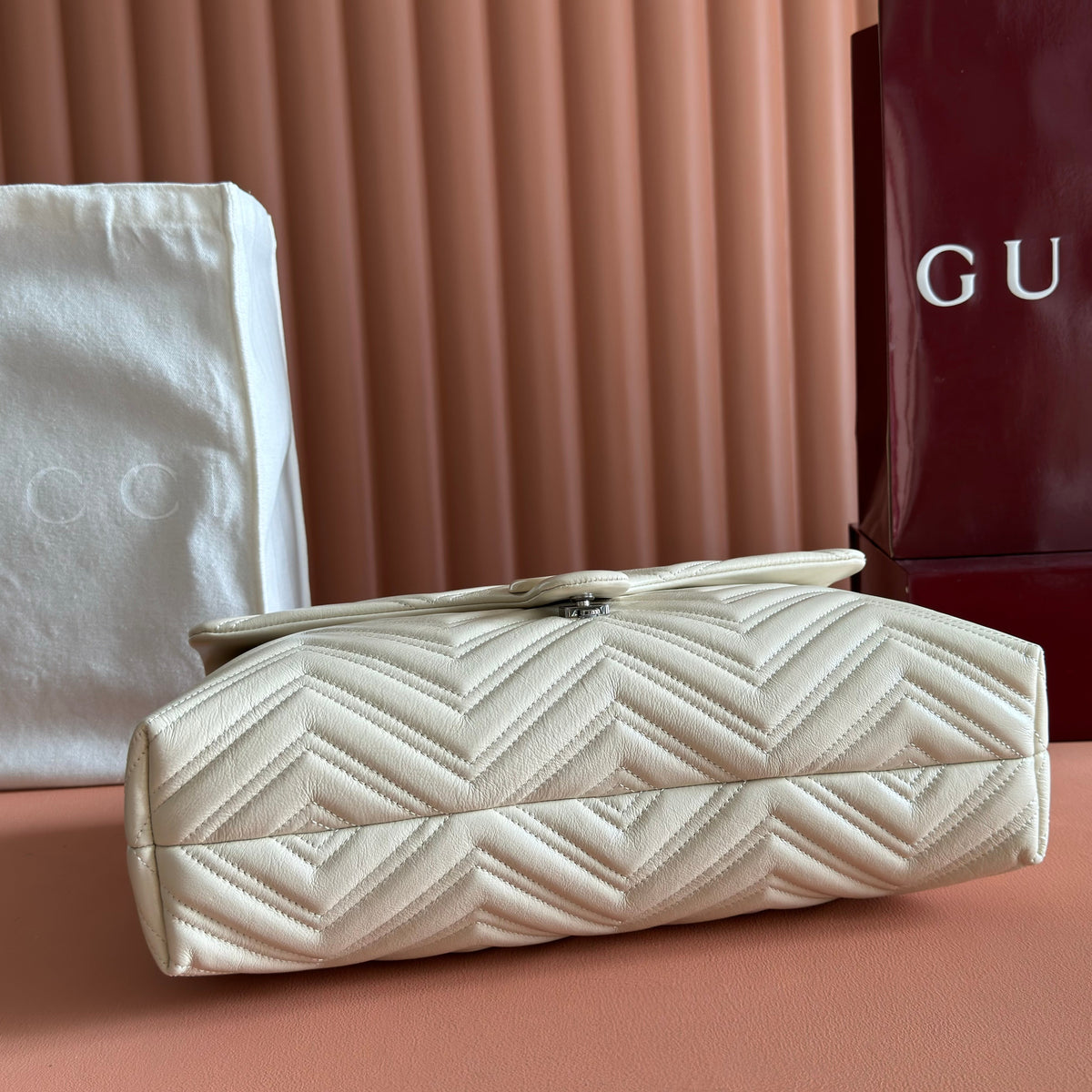 GUCCI 26S  MARMONT BAG 37 IN CREAM WHITE CALFSKIN
