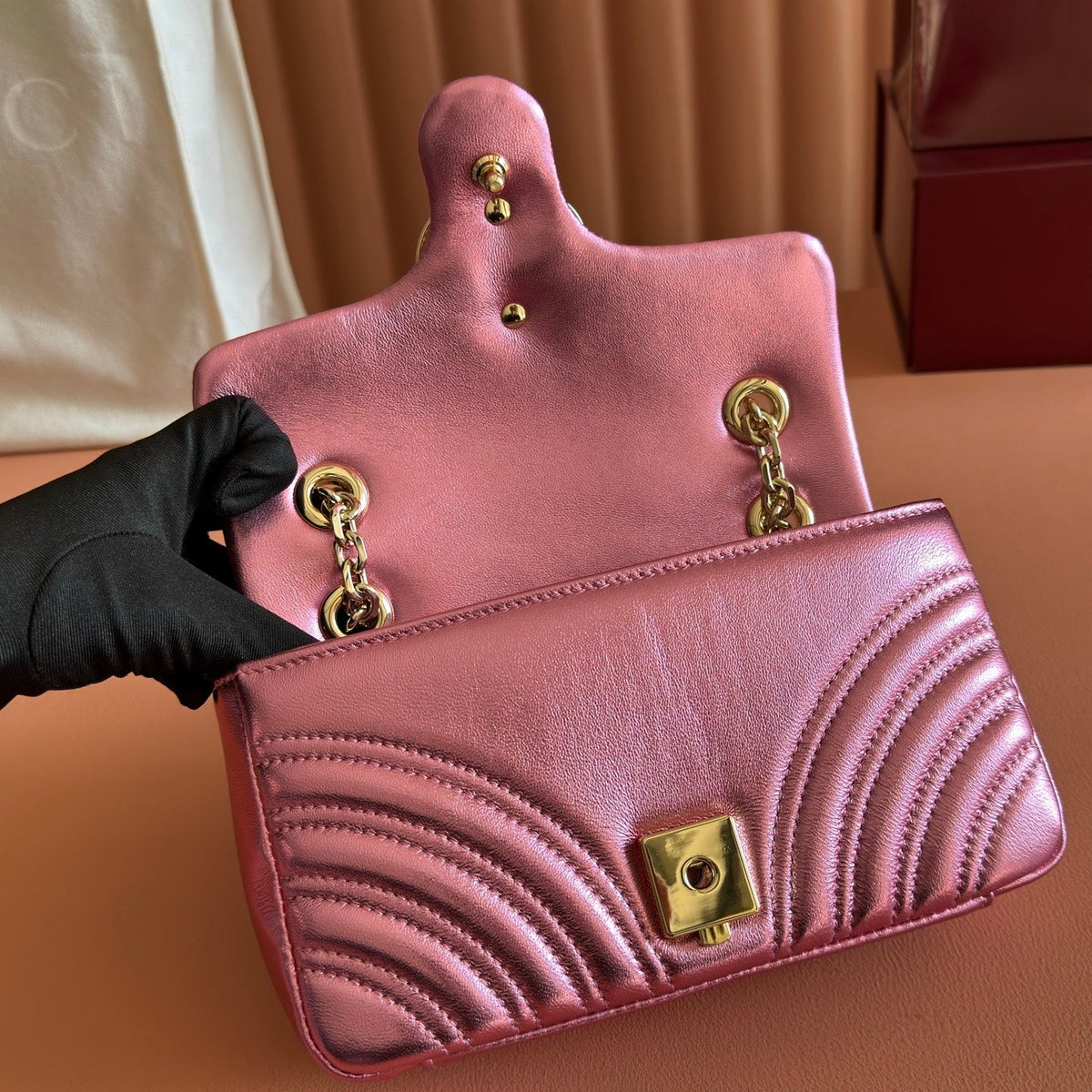 GUCCI 26S  MARMONT BAG 22 IN METALLIC PINK LAMBSKIN